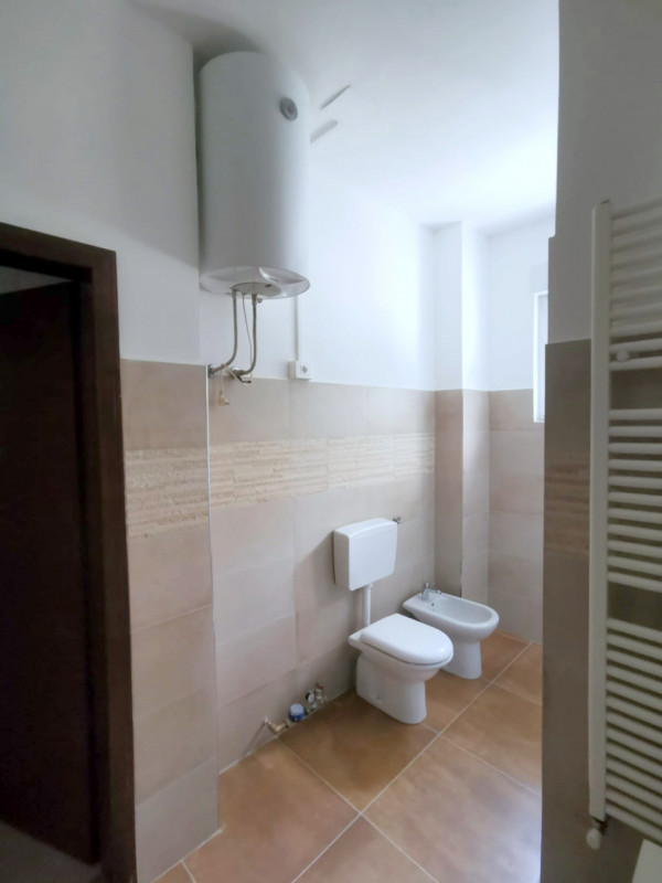AMPIO 2 CAMERE ZONA PALESTRO €.229.000 - rif.LM014

Proponiamo un ampio 2 camere situato nel cuor...