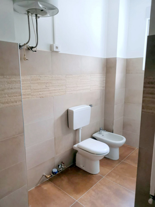AMPIO 2 CAMERE ZONA PALESTRO €.229.000 - rif.LM014

Proponiamo un ampio 2 camere situato nel cuor...