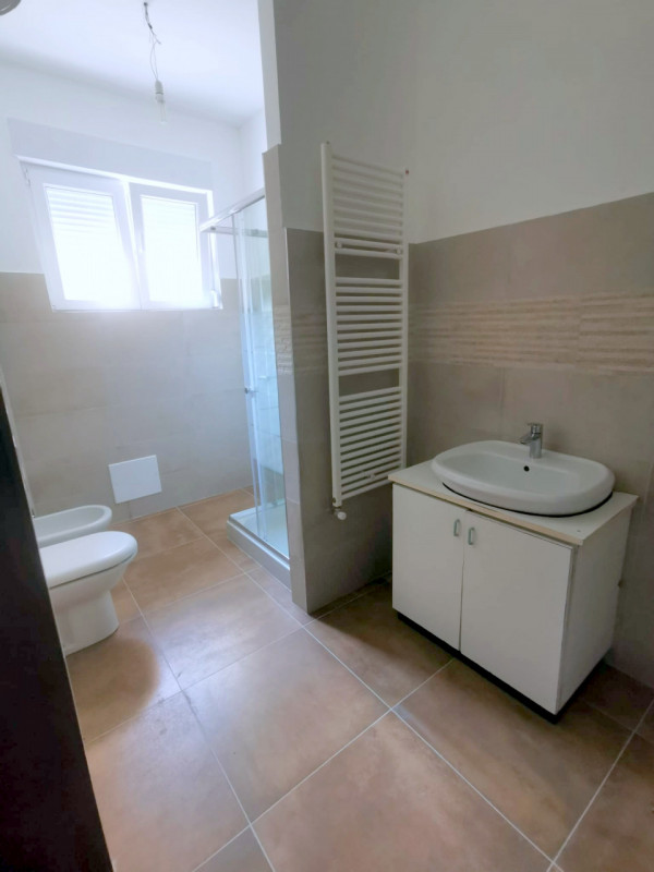 AMPIO 2 CAMERE ZONA PALESTRO €.229.000 - rif.LM014

Proponiamo un ampio 2 camere situato nel cuor...