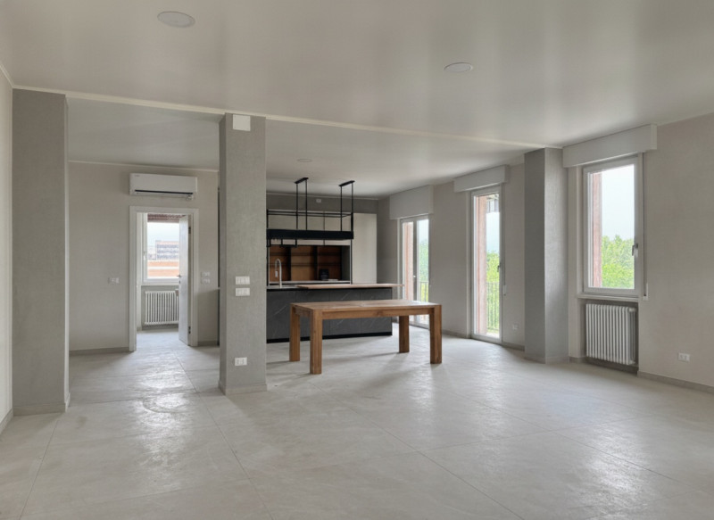 TEATRO NUOVO: ELEGANTE APPARTAMENTO CON QUATTRO CAMERE, TERRAZZE PANORAMICHE E GARAGE. RIF. 2277X...