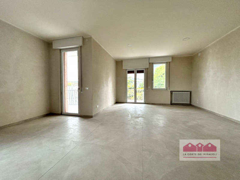 TEATRO NUOVO: ELEGANTE APPARTAMENTO CON QUATTRO CAMERE, TERRAZZE PANORAMICHE E GARAGE. RIF. 2277X...
