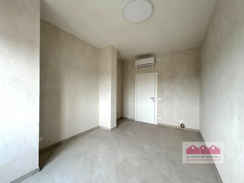 TEATRO NUOVO: ELEGANTE APPARTAMENTO CON QUATTRO CAMERE, TERRAZZE PANORAMICHE E GARAGE. RIF. 2277X...