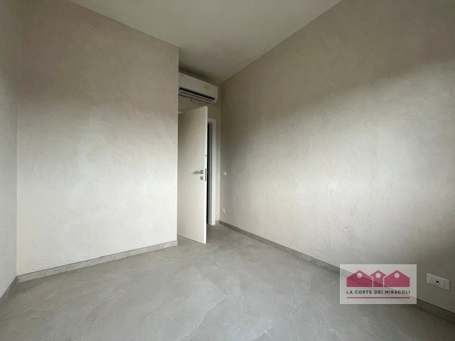 TEATRO NUOVO: ELEGANTE APPARTAMENTO CON QUATTRO CAMERE, TERRAZZE PANORAMICHE E GARAGE. RIF. 2277X...