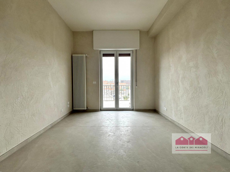 TEATRO NUOVO: ELEGANTE APPARTAMENTO CON QUATTRO CAMERE, TERRAZZE PANORAMICHE E GARAGE. RIF. 2277X...