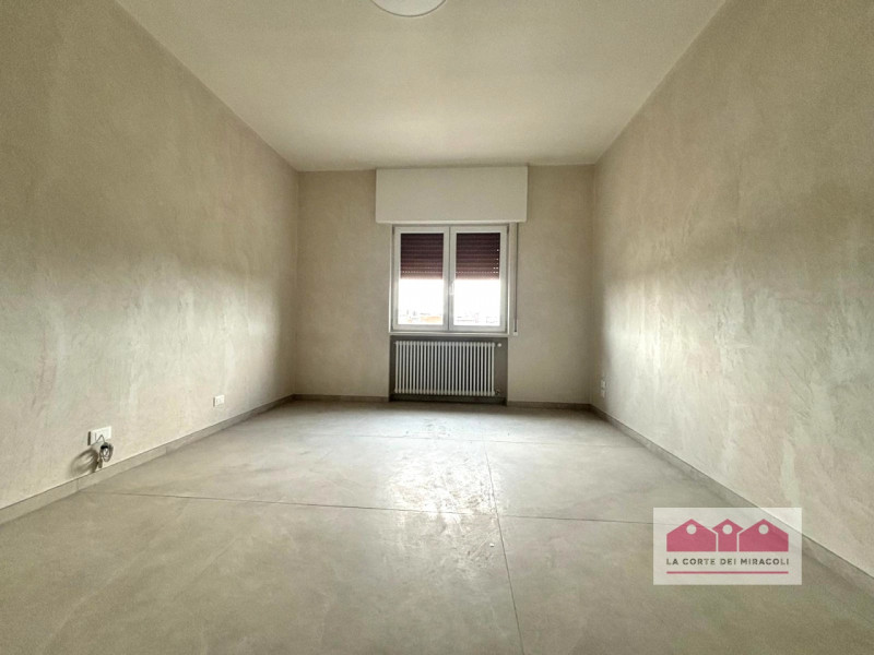 TEATRO NUOVO: ELEGANTE APPARTAMENTO CON QUATTRO CAMERE, TERRAZZE PANORAMICHE E GARAGE. RIF. 2277X...