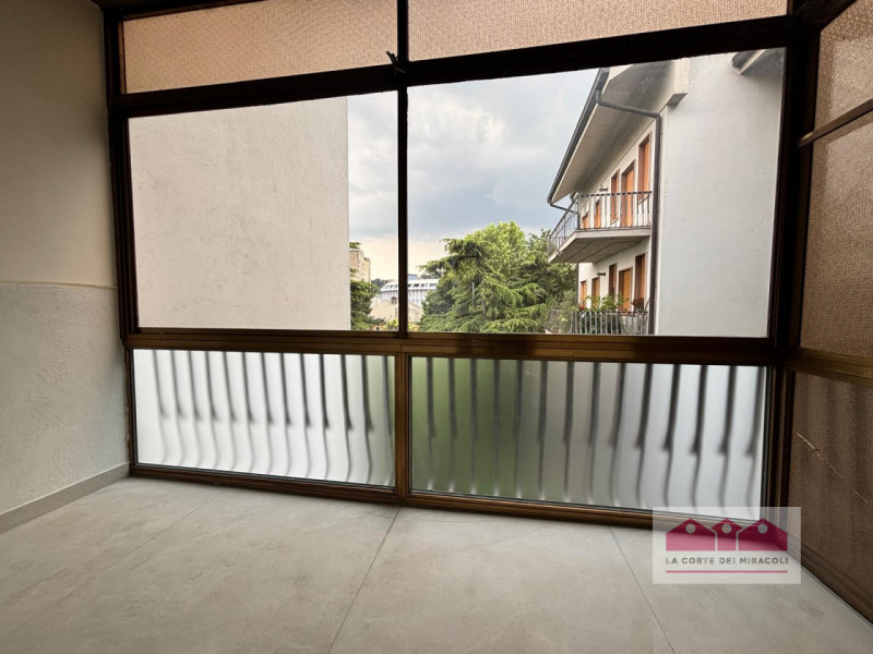 TEATRO NUOVO: ELEGANTE APPARTAMENTO CON QUATTRO CAMERE, TERRAZZE PANORAMICHE E GARAGE. RIF. 2277X...