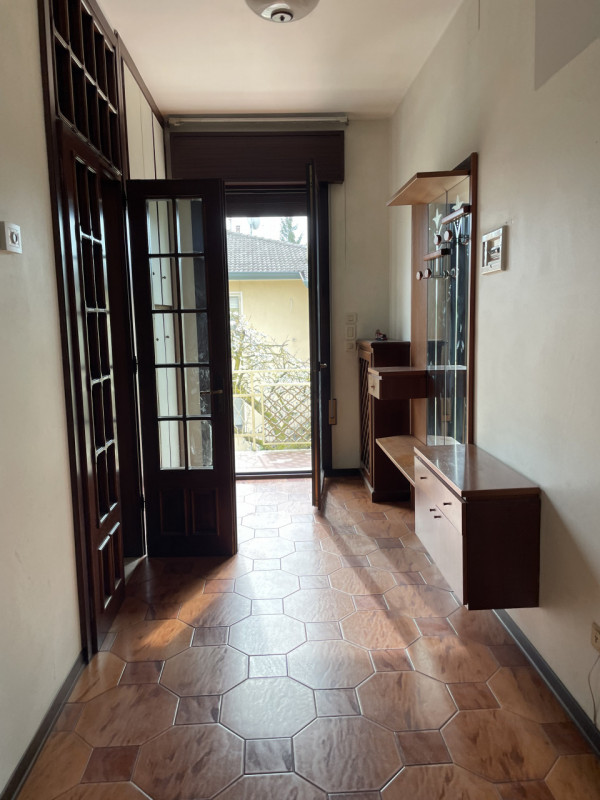 In vendita a Sant'Angelo di Piove di Sacco, proponiamo complesso immobiliare, situato in una stra...