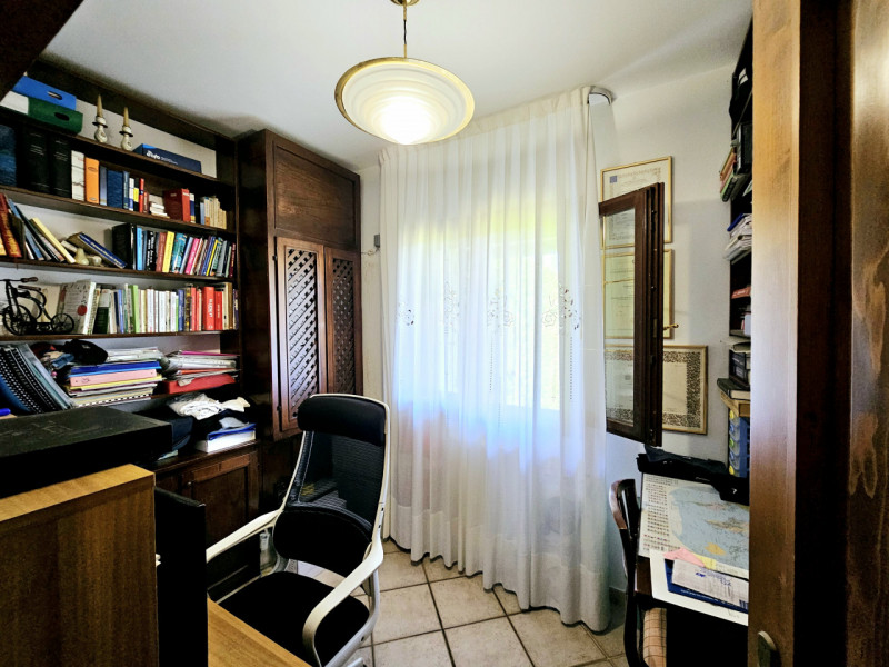 Proponiamo in vendita a Ponso, in un contesto tranquillo, spettacolare bifamiliare con ampia area...