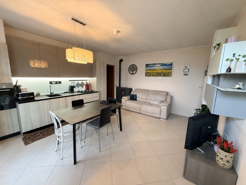 SCHIO: In tranquilla zona residenziale proponiamo in vendita appartamento trilocale al piano terr...