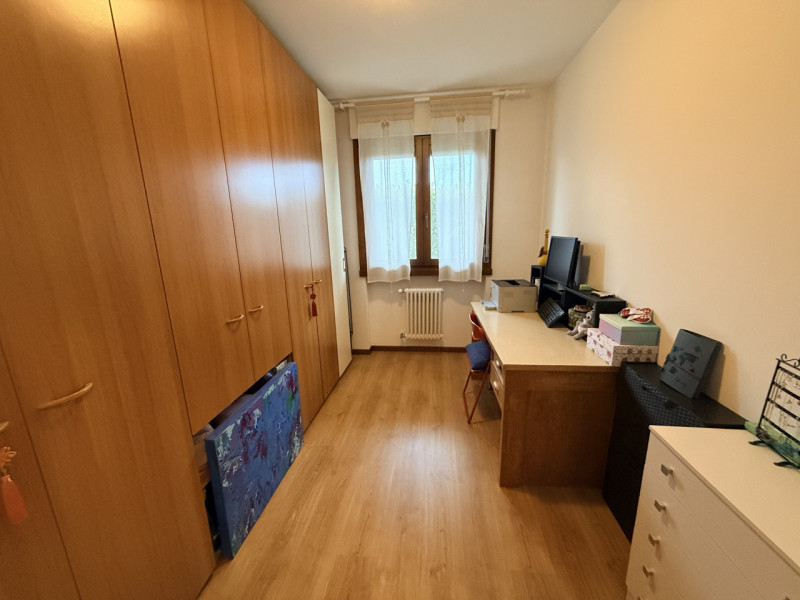SCHIO: In tranquilla zona residenziale proponiamo in vendita appartamento trilocale al piano terr...