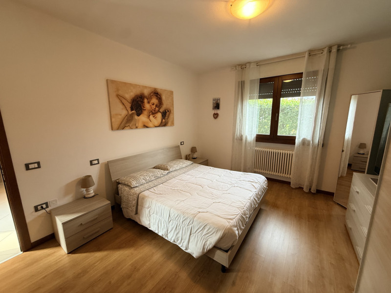 SCHIO: In tranquilla zona residenziale proponiamo in vendita appartamento trilocale al piano terr...