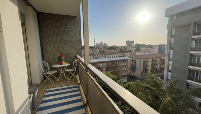 Santa Rita / Facciolati – Ampio pentalocale panoramico con terrazze abitabili, posto auto e vista...