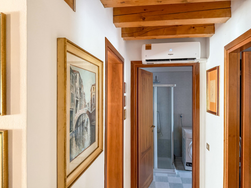 (per INFO Vittorio 3517343301) Nel cuore di Giavera del Montello proponiamo in vendita un elegant...