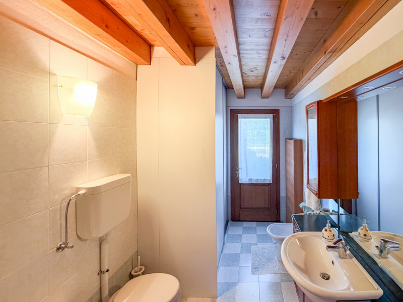 (per INFO Vittorio 3517343301) Nel cuore di Giavera del Montello proponiamo in vendita un elegant...