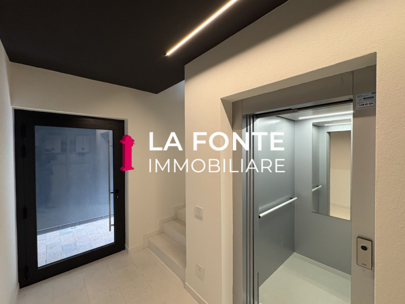 STRA - NUOVO E MODERNO ATTICO ARREDATO, situato al secondo piano in una zona centrale e riservata...