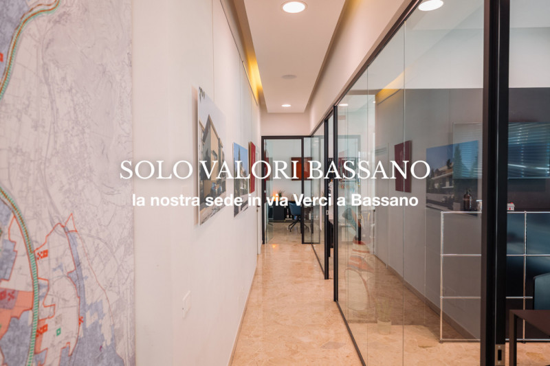 Rif.BD201  (Per info: Daniel +39 3939878704)

Proponiamo in locazione immobile commerciale-direzi...
