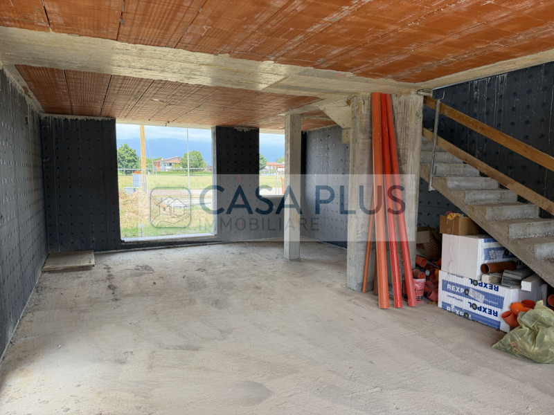 Rossano Veneto, Viale dello Sport, all'interno di un quartiere residenziale tranquillo e ben serv...