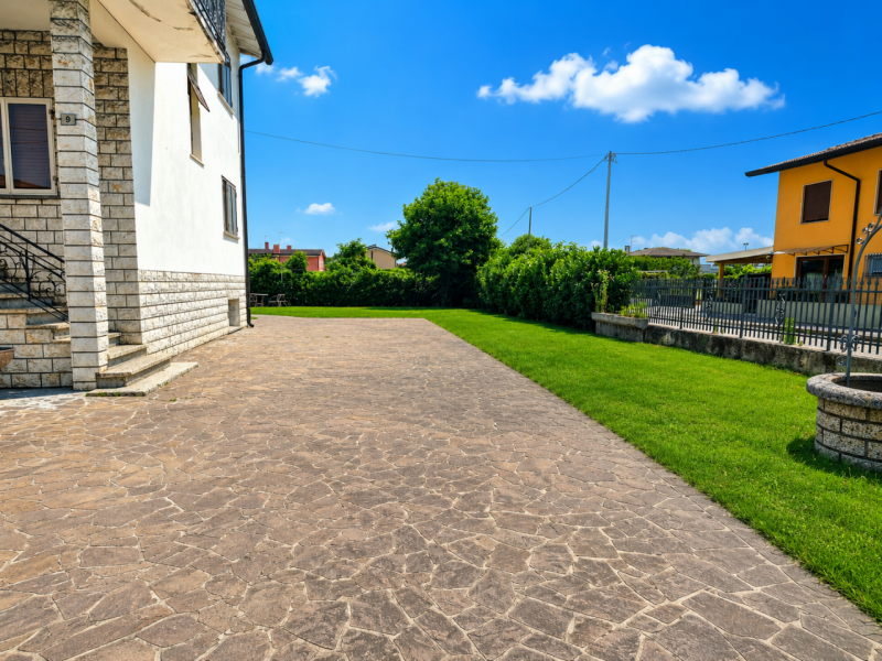 Nel cuore di Tombolo, in una posizione tranquilla e riservata, sorge questa affascinante villa si...