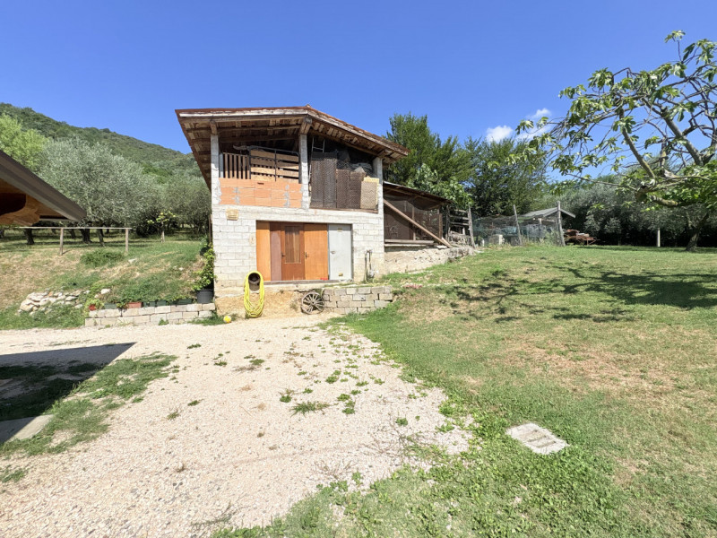Nel suggestivo scenario dei Colli Euganei, a **Galzignano Terme**, immersa tra vigneti e oliveti,...