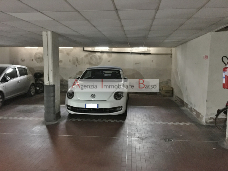 Ah, chiedo scusa per il malinteso! Ecco l'annuncio strutturato in forma di testo continuo, senza ...
