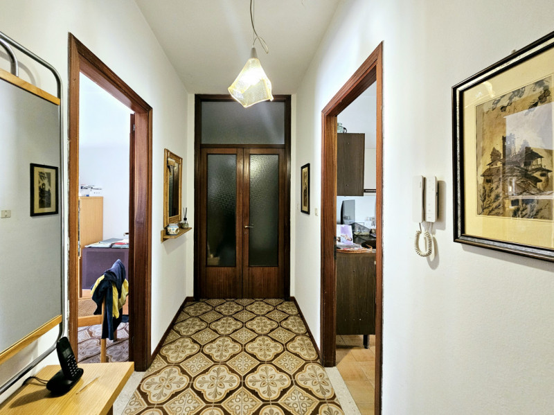 Proponiamo in vendita, per investimento, appartamento al secondo piano di una palazzina composta ...