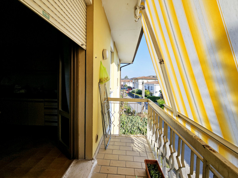 Proponiamo in vendita, per investimento, appartamento al secondo piano di una palazzina composta ...