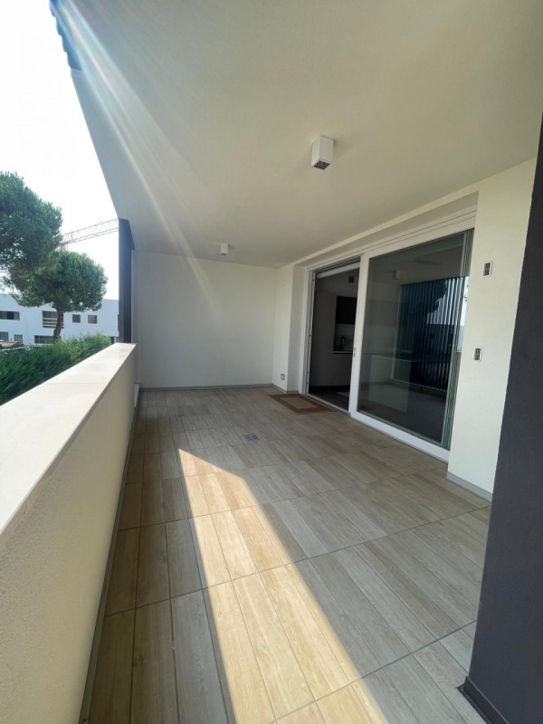 In zona centralissima, ai confini con Abano Terme, su elegante palazzina di nuova costruzione in ...