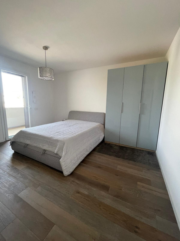 In zona centralissima, ai confini con Abano Terme, su elegante palazzina di nuova costruzione in ...