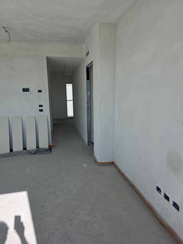 Scopri questo splendido attico indipendente nel cuore del rinomato quartiere di Sacra Famiglia a ...