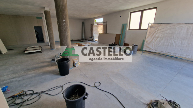 Fiesso D’Artico (VE) Laboratorio/magazzino di circa 160mq disponibile da inizio settembre 2026.

...