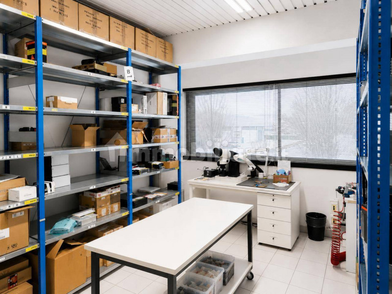 SCHIO - ZONA INDUSTRIALE: Immobile ad uso UFFICIO/LABORATORIO di mq. 350 locato a solida azienda,...