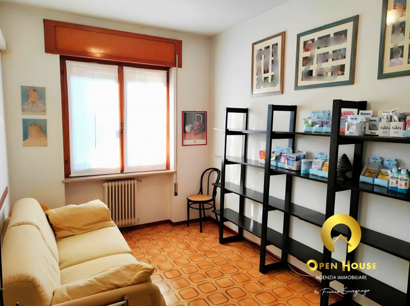 OPEN HOUSE by Franco Savegnago propone in vendita un ambulatorio/ufficio (categoria A/10) attualm...