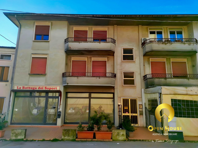 OPEN HOUSE by Franco Savegnago propone in vendita un ambulatorio/ufficio (categoria A/10) attualm...