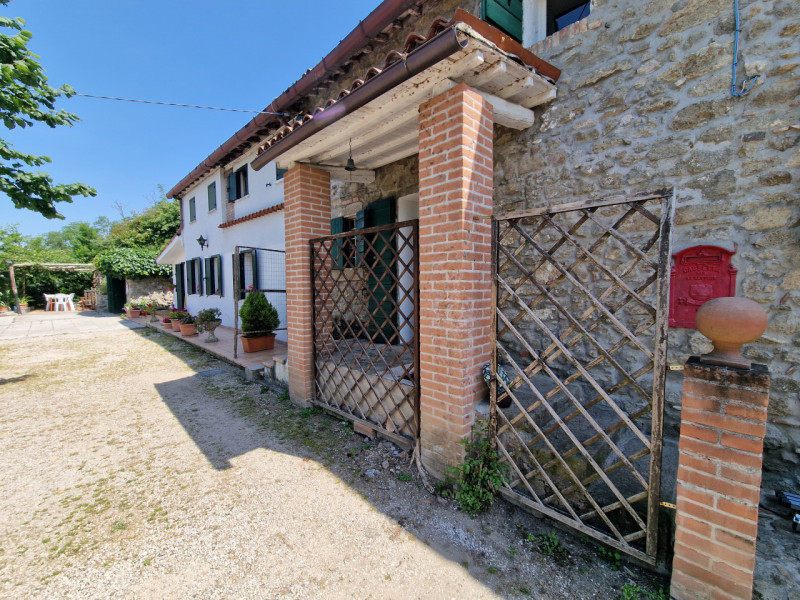 Nel suggestivo contesto dei Colli Euganei, immerso nella natura e circondato da paesaggi che rega...