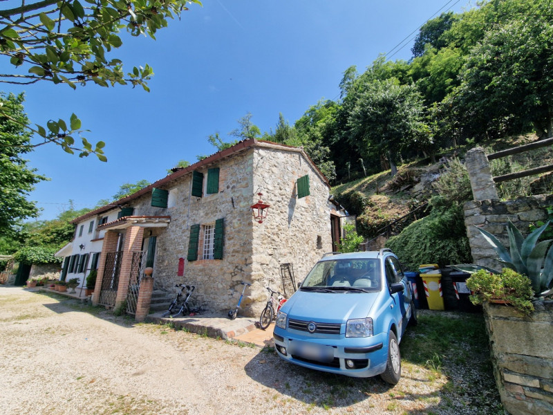 Nel suggestivo contesto dei Colli Euganei, immerso nella natura e circondato da paesaggi che rega...