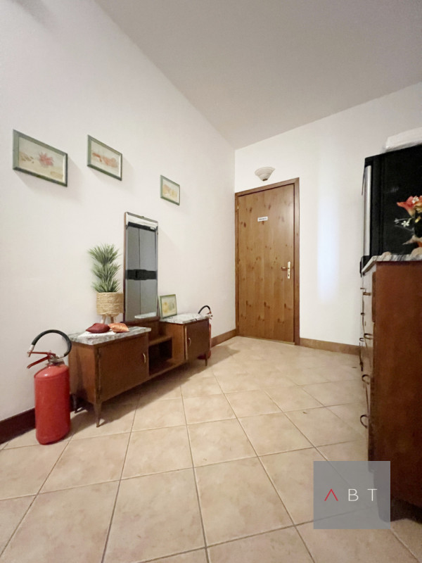 Situata in aperta campagna, casa singola con struttura ricettiva B&B, annessi ad uso agricolo e t...