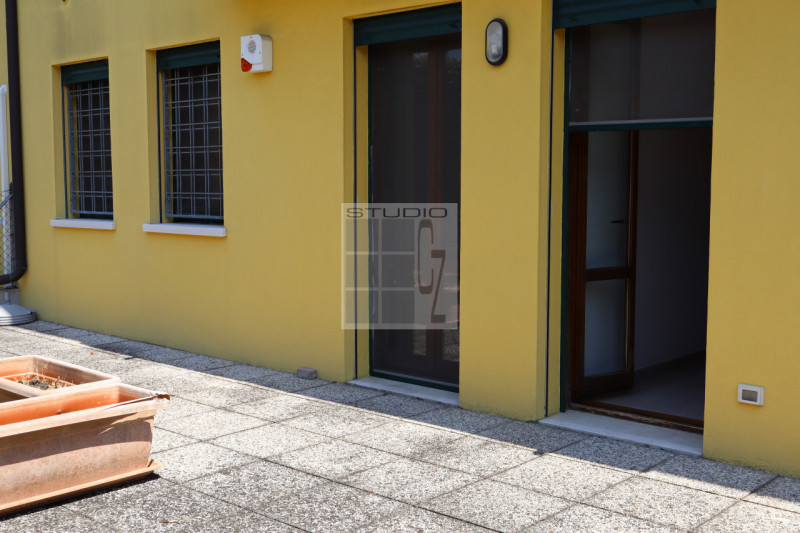 LOREGGIA - CENTRO - APPARTAMENTO 2 CAMERE AL PIANO TERRA

Lo Studio CZ di Curtarolo Silvia, propo...