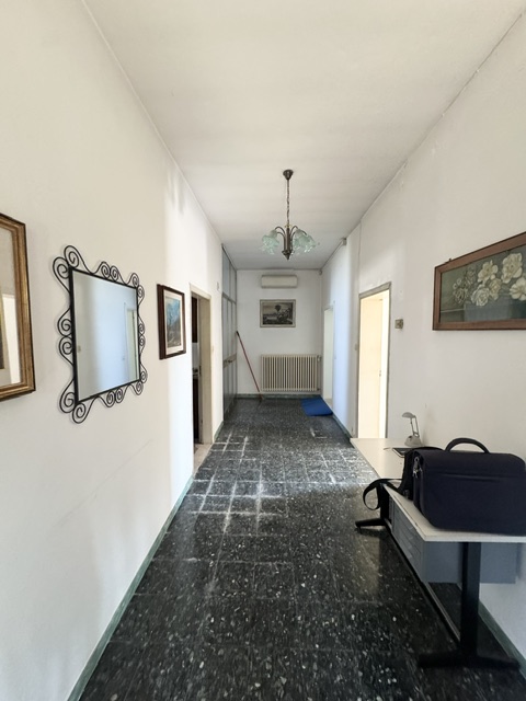 TRAMBACCHE DI VEGGIANO (PD) posizionata ai confini con Saccolongo CASA SINGOLA da rimodernare con...