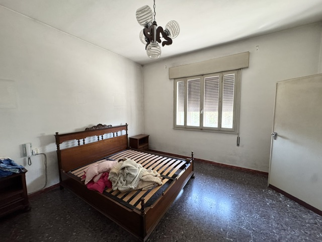 TRAMBACCHE DI VEGGIANO (PD) posizionata ai confini con Saccolongo CASA SINGOLA da rimodernare con...