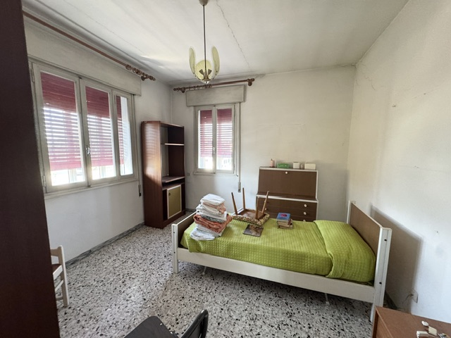 TRAMBACCHE DI VEGGIANO (PD) posizionata ai confini con Saccolongo CASA SINGOLA da rimodernare con...