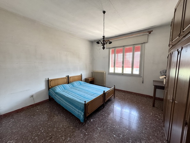 TRAMBACCHE DI VEGGIANO (PD) posizionata ai confini con Saccolongo CASA SINGOLA da rimodernare con...