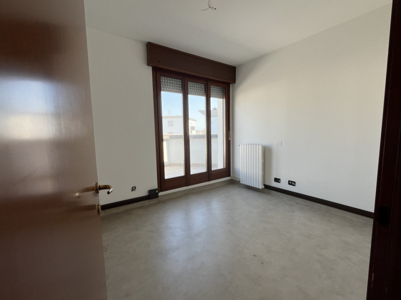 Sarmeola di Rubano in zona di forte passaggio comoda atutti i servizi e trasporti compreso il Tra...