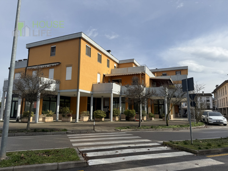 VICENZA - SANT'AGOSTINO: In ottima posizione, all'interno di una zona residenziale e vicinissima ...
