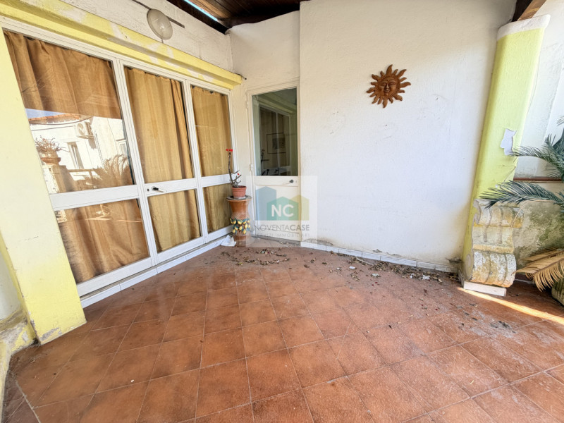 Scopri un'opportunità unica nel cuore di Monterone. Ti proponiamo in vendita un appartamento tril...