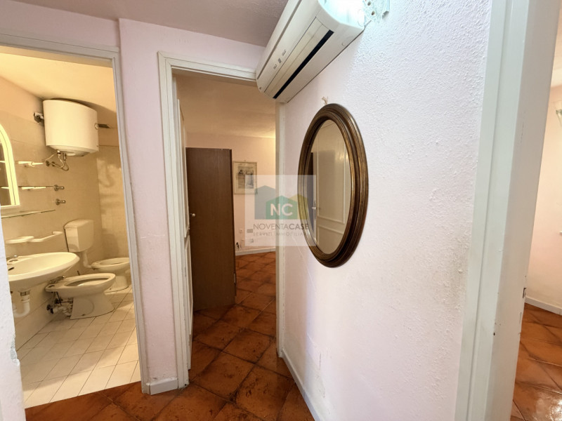 Scopri un'opportunità unica nel cuore di Monterone. Ti proponiamo in vendita un appartamento tril...