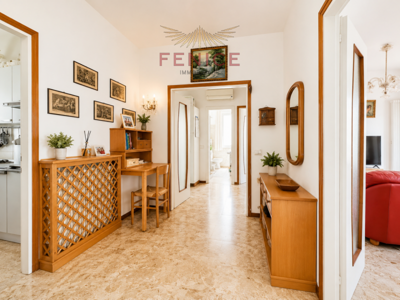 Ampi spazi, comfort moderno e una posizione che tutti desiderano: la casa che stavi aspettando.

...
