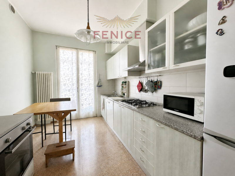 Ampi spazi, comfort moderno e una posizione che tutti desiderano: la casa che stavi aspettando.

...