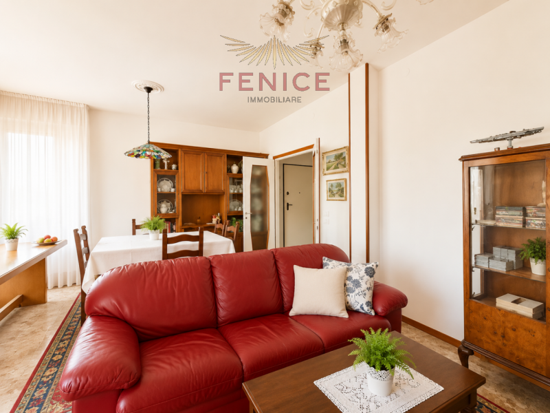 Ampi spazi, comfort moderno e una posizione che tutti desiderano: la casa che stavi aspettando.

...