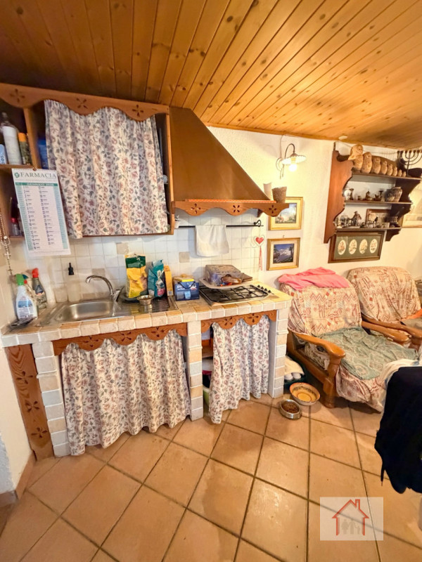 Rif: DS225
X INFO - Denis: 340.254.0785

In contesto tranquillo e residenziale nel comune di Giav...