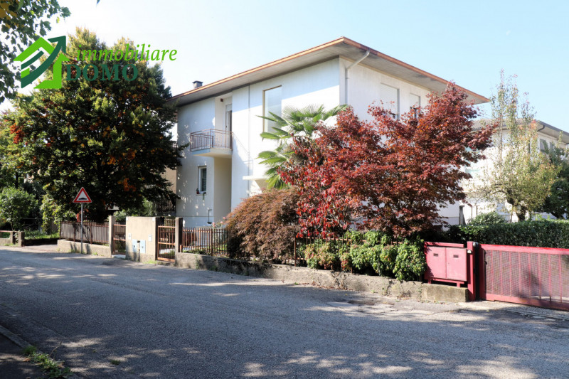 SCHIO - MAGRE': Affittasi, appartamento TRICAMERE in BIFAMILIARE arredato di cucina e camera, con...